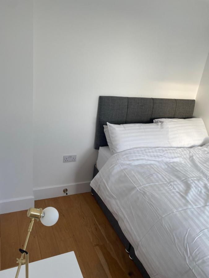 Morden 1 Bedroom City- Apt Central Stylish Living Croydon Exterior photo